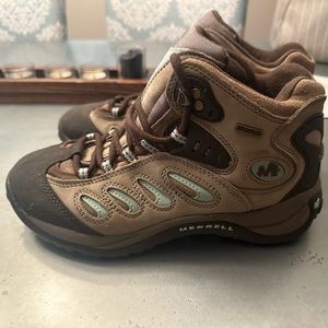 Merrill Women’s Waterproof Hiking Boots